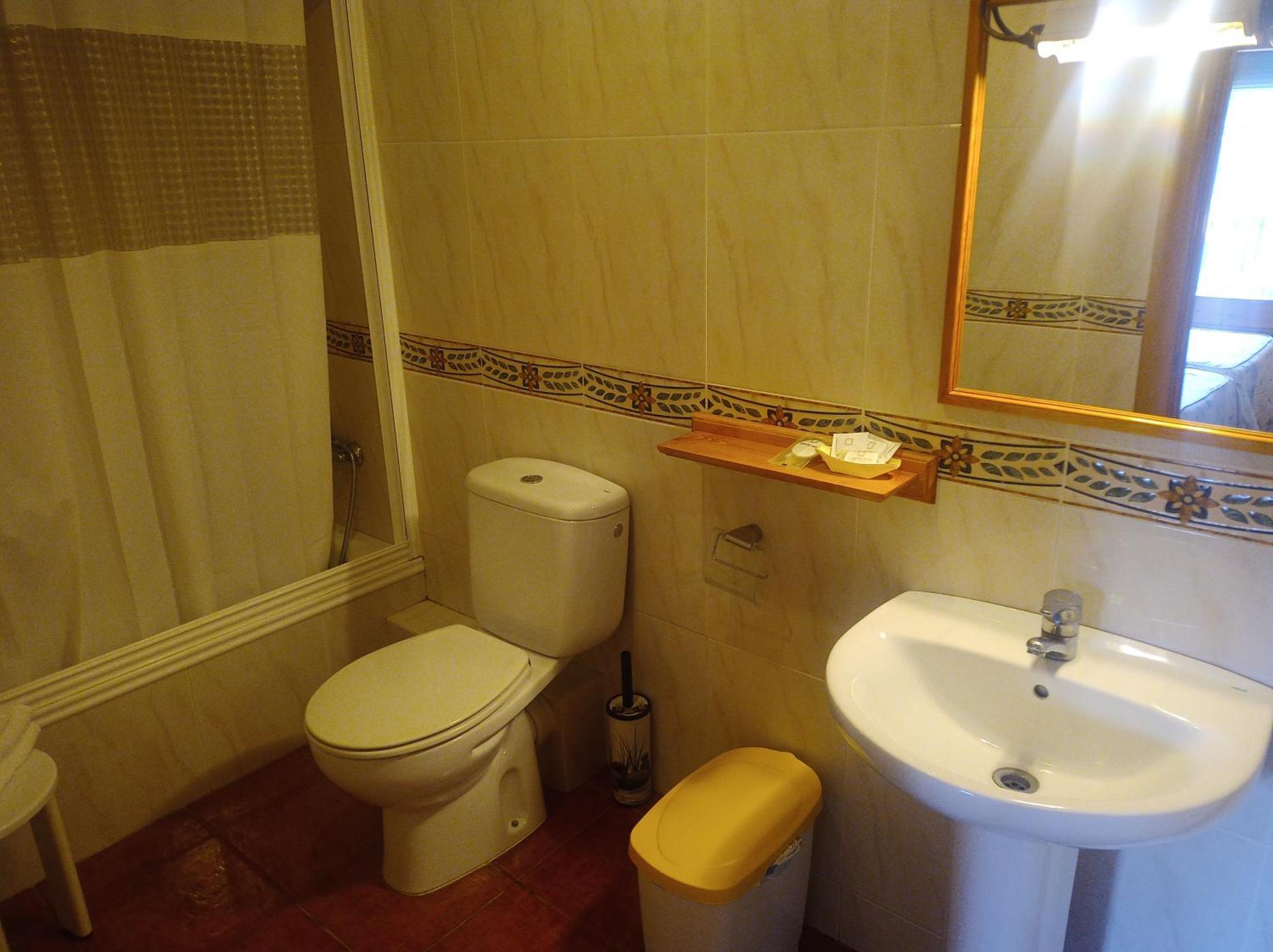 Hotel La Botiga Prades Room photo